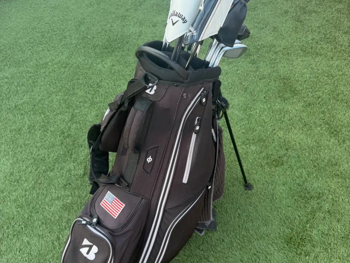 A complete golf set in a bag